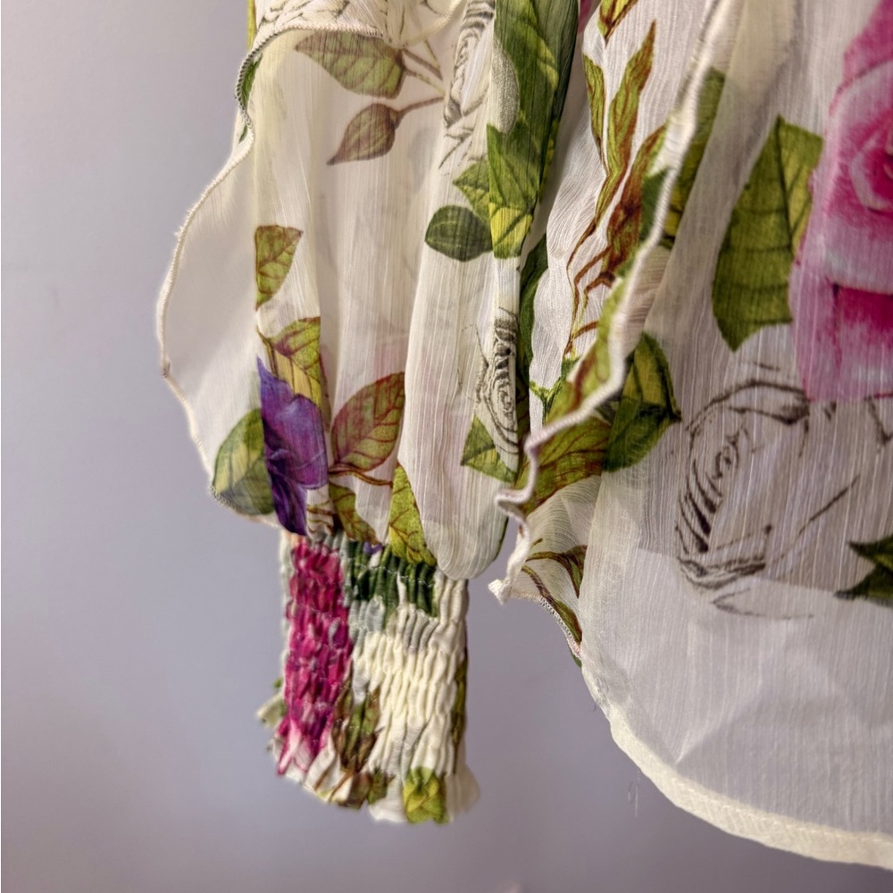 Zara Floral Flowy Blouse. - Picture 2 of 5